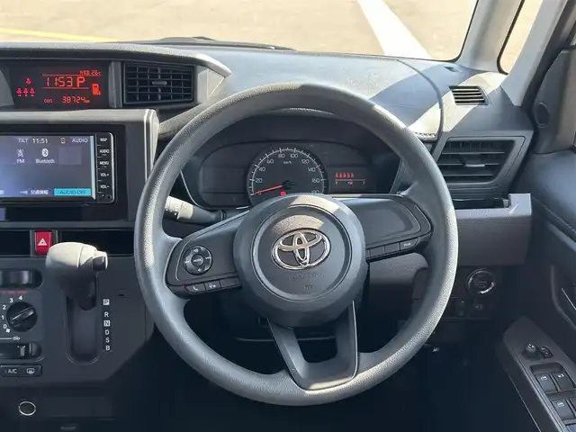 トヨタ ルーミー X 佐賀県 2022(令4)年 3.9万km パールホワイトⅢ 純正７インチＳＤナビ/・AUX/Bluetooth/AM/FM/バックカメラ/ビルトインＥＴＣ/左後パワースライドドア/後席用サイドサンシェード/純正ハロゲンヘッドライト/純正アルミホイール/純正フロアマット/取り扱い説明書/トヨタセーフティセンス/・衝突軽減被害ブレーキ/・盗難防止装置/・オートライト/・コーナーセンサー/・横滑り防止機能