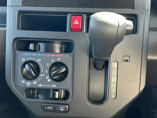 トヨタ ルーミー X 佐賀県 2022(令4)年 3.9万km パールホワイトⅢ 純正７インチＳＤナビ/・AUX/Bluetooth/AM/FM/バックカメラ/ビルトインＥＴＣ/左後パワースライドドア/後席用サイドサンシェード/純正ハロゲンヘッドライト/純正アルミホイール/純正フロアマット/取り扱い説明書/トヨタセーフティセンス/・衝突軽減被害ブレーキ/・盗難防止装置/・オートライト/・コーナーセンサー/・横滑り防止機能