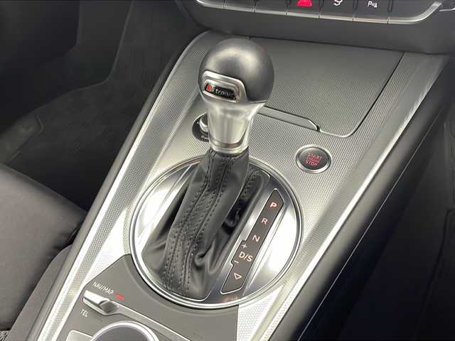 アウディ ＴＴクーペ 1．8 TFSI 愛知県 2017(平29)年 7.9万km ミトスブラックメタリック 12.3インチデジタルメーターディスプレイナビ/バックカメラ/フルセグTV・Bluetooth・CD・DVD・SD・AM・FM/ETC/純正17インチアルミホイール/スタッドレスタイヤ/純正フロアマット/革巻きステアリング/パドルシフト/ステアリングスイッチ/クルーズコントロール/アイドリングストップ/横滑り防止/HIDヘッドライト/オートライト/電動格納ミラー/プッシュスタート/スマートキー/スペアキー1本/保証書・取扱説明書