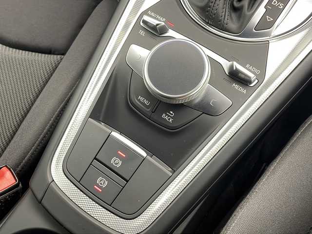 アウディ ＴＴクーペ 1．8 TFSI 愛知県 2017(平29)年 7.9万km ミトスブラックメタリック 12.3インチデジタルメーターディスプレイナビ/バックカメラ/フルセグTV・Bluetooth・CD・DVD・SD・AM・FM/ETC/純正17インチアルミホイール/スタッドレスタイヤ/純正フロアマット/革巻きステアリング/パドルシフト/ステアリングスイッチ/クルーズコントロール/アイドリングストップ/横滑り防止/HIDヘッドライト/オートライト/電動格納ミラー/プッシュスタート/スマートキー/スペアキー1本/保証書・取扱説明書