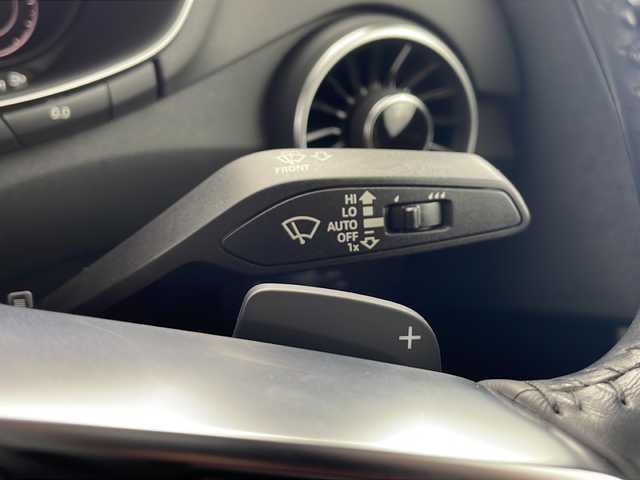 アウディ ＴＴクーペ 1．8 TFSI 愛知県 2017(平29)年 7.9万km ミトスブラックメタリック 12.3インチデジタルメーターディスプレイナビ/バックカメラ/フルセグTV・Bluetooth・CD・DVD・SD・AM・FM/ETC/純正17インチアルミホイール/スタッドレスタイヤ/純正フロアマット/革巻きステアリング/パドルシフト/ステアリングスイッチ/クルーズコントロール/アイドリングストップ/横滑り防止/HIDヘッドライト/オートライト/電動格納ミラー/プッシュスタート/スマートキー/スペアキー1本/保証書・取扱説明書