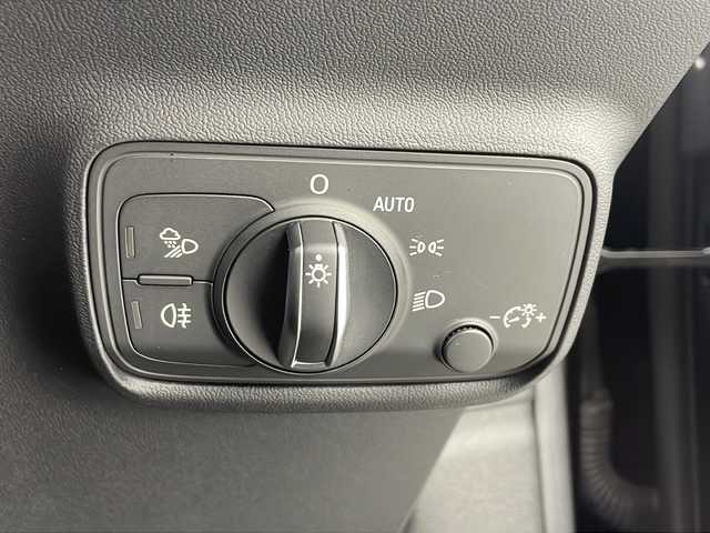 アウディ ＴＴクーペ 1．8 TFSI 愛知県 2017(平29)年 7.9万km ミトスブラックメタリック 12.3インチデジタルメーターディスプレイナビ/バックカメラ/フルセグTV・Bluetooth・CD・DVD・SD・AM・FM/ETC/純正17インチアルミホイール/スタッドレスタイヤ/純正フロアマット/革巻きステアリング/パドルシフト/ステアリングスイッチ/クルーズコントロール/アイドリングストップ/横滑り防止/HIDヘッドライト/オートライト/電動格納ミラー/プッシュスタート/スマートキー/スペアキー1本/保証書・取扱説明書