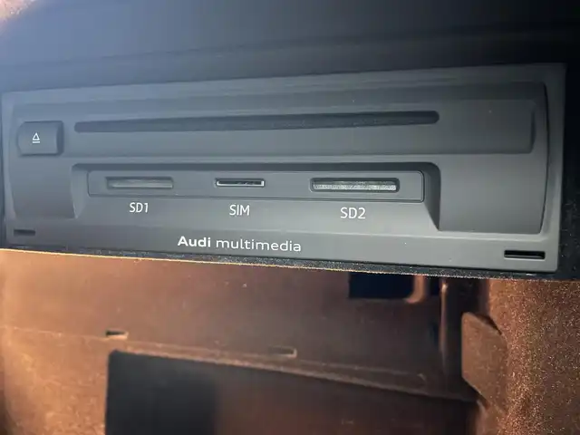 アウディ ＴＴクーペ 1．8 TFSI 愛知県 2017(平29)年 7.9万km ミトスブラックメタリック 12.3インチデジタルメーターディスプレイナビ/バックカメラ/フルセグTV・Bluetooth・CD・DVD・SD・AM・FM/ETC/純正17インチアルミホイール/スタッドレスタイヤ/純正フロアマット/革巻きステアリング/パドルシフト/ステアリングスイッチ/クルーズコントロール/アイドリングストップ/横滑り防止/HIDヘッドライト/オートライト/電動格納ミラー/プッシュスタート/スマートキー/スペアキー1本/保証書・取扱説明書