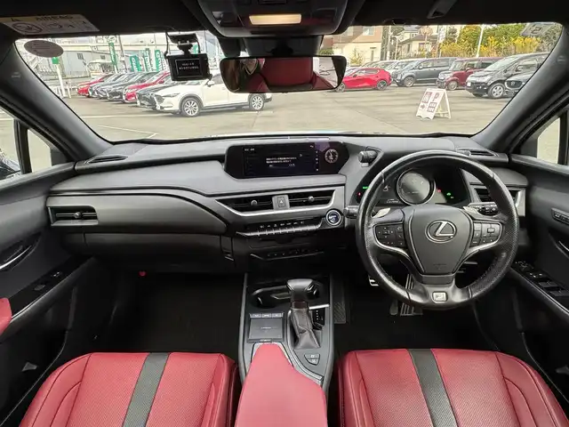 レクサス ＵＸ 250h Fスポーツ 静岡県 2021(令3)年 4.5万km グラファイトブラックガラスフレーク ●純正10.3インチナビ/(フルセグ/CD/DVD/Bluetooth/AUX)/●レザーシート/●前席パワーシート/(運転席シートメモリ付き)/●前席シートヒーター＆エアシート/●バックカメラ/●レーダークルーズコントロール/●ブラインドスポットモニター/●プリクラッシュセーフティ/●レーンキープアシスト/●前後クリアランスソナー/●電動パーキングブレーキ/●オートブレーキホールド/●三眼LEDヘッドライト＆フォグランプ/●オートライト/●オートマチックハイビーム/●革巻きステアリング/●ステアリングスイッチ/●ステアリングヒーター/●ETC2.0/●前後ドライブレコーダー/●電動リアゲート/●チルト＆テレスコピック機構/●リバース連動ドアミラー/●パドルシフト/●スマートキー/●プッシュスタート/●純正フロアマット/●純正18インチアルミホイール/●ダブル＋サイド＋ニーSRS＋ABS