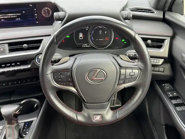 レクサス ＵＸ 250h Fスポーツ 静岡県 2021(令3)年 4.5万km グラファイトブラックガラスフレーク ●純正10.3インチナビ/(フルセグ/CD/DVD/Bluetooth/AUX)/●レザーシート/●前席パワーシート/(運転席シートメモリ付き)/●前席シートヒーター＆エアシート/●バックカメラ/●レーダークルーズコントロール/●ブラインドスポットモニター/●プリクラッシュセーフティ/●レーンキープアシスト/●前後クリアランスソナー/●電動パーキングブレーキ/●オートブレーキホールド/●三眼LEDヘッドライト＆フォグランプ/●オートライト/●オートマチックハイビーム/●革巻きステアリング/●ステアリングスイッチ/●ステアリングヒーター/●ETC2.0/●前後ドライブレコーダー/●電動リアゲート/●チルト＆テレスコピック機構/●リバース連動ドアミラー/●パドルシフト/●スマートキー/●プッシュスタート/●純正フロアマット/●純正18インチアルミホイール/●ダブル＋サイド＋ニーSRS＋ABS