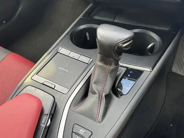 レクサス ＵＸ 250h Fスポーツ 静岡県 2021(令3)年 4.5万km グラファイトブラックガラスフレーク ●純正10.3インチナビ/(フルセグ/CD/DVD/Bluetooth/AUX)/●レザーシート/●前席パワーシート/(運転席シートメモリ付き)/●前席シートヒーター＆エアシート/●バックカメラ/●レーダークルーズコントロール/●ブラインドスポットモニター/●プリクラッシュセーフティ/●レーンキープアシスト/●前後クリアランスソナー/●電動パーキングブレーキ/●オートブレーキホールド/●三眼LEDヘッドライト＆フォグランプ/●オートライト/●オートマチックハイビーム/●革巻きステアリング/●ステアリングスイッチ/●ステアリングヒーター/●ETC2.0/●前後ドライブレコーダー/●電動リアゲート/●チルト＆テレスコピック機構/●リバース連動ドアミラー/●パドルシフト/●スマートキー/●プッシュスタート/●純正フロアマット/●純正18インチアルミホイール/●ダブル＋サイド＋ニーSRS＋ABS