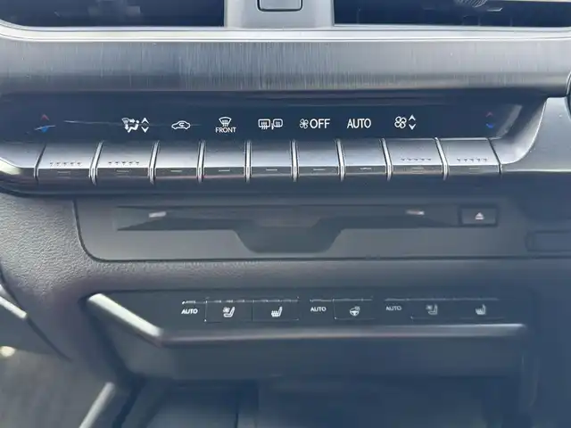 レクサス ＵＸ 250h Fスポーツ 静岡県 2021(令3)年 4.5万km グラファイトブラックガラスフレーク ●純正10.3インチナビ/(フルセグ/CD/DVD/Bluetooth/AUX)/●レザーシート/●前席パワーシート/(運転席シートメモリ付き)/●前席シートヒーター＆エアシート/●バックカメラ/●レーダークルーズコントロール/●ブラインドスポットモニター/●プリクラッシュセーフティ/●レーンキープアシスト/●前後クリアランスソナー/●電動パーキングブレーキ/●オートブレーキホールド/●三眼LEDヘッドライト＆フォグランプ/●オートライト/●オートマチックハイビーム/●革巻きステアリング/●ステアリングスイッチ/●ステアリングヒーター/●ETC2.0/●前後ドライブレコーダー/●電動リアゲート/●チルト＆テレスコピック機構/●リバース連動ドアミラー/●パドルシフト/●スマートキー/●プッシュスタート/●純正フロアマット/●純正18インチアルミホイール/●ダブル＋サイド＋ニーSRS＋ABS