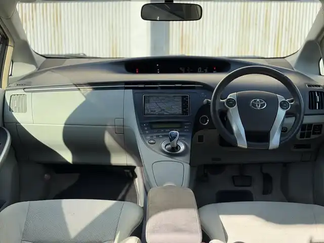 トヨタ プリウス S　LEDエディション 三重県 2010(平22)年 11.5万km グレーメタリック 純正ナビ/　・Bluetooth/　・DVD再生/　・AUX /　・SD/　・CD録音/　・TV/バックカメラ　/スマートキーx２/プッシュスタート/クルーズコントロール/LEDヘッドライト/LEDフォグライト/オートライト/革巻きステアリング/ステアリングスイッチ/ビルトインETC/電動格納ミラー/ウィンカーミラー/スモークフィルム/スペアタイヤ/フロアマット/ドアバイザー/サイド/カーテンエアバック/純正１５インチAW積み込み/　・サマー195/65R15