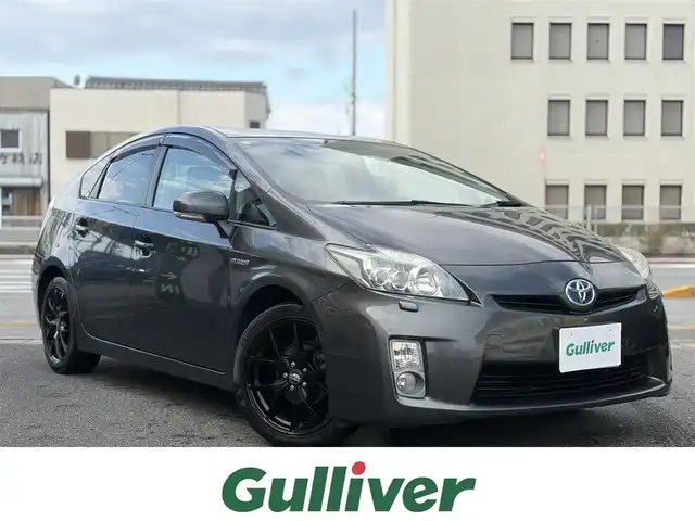 トヨタ プリウス S　LEDエディション 三重県 2010(平22)年 11.5万km グレーメタリック 純正ナビ/　・Bluetooth/　・DVD再生/　・AUX /　・SD/　・CD録音/　・TV/バックカメラ　/スマートキーx２/プッシュスタート/クルーズコントロール/LEDヘッドライト/LEDフォグライト/オートライト/革巻きステアリング/ステアリングスイッチ/ビルトインETC/電動格納ミラー/ウィンカーミラー/スモークフィルム/スペアタイヤ/フロアマット/ドアバイザー/サイド/カーテンエアバック/純正１５インチAW積み込み/　・サマー195/65R15