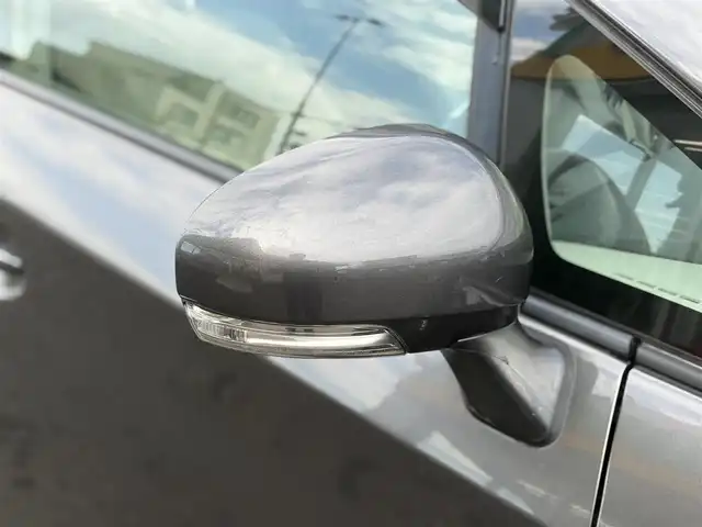 トヨタ プリウス S　LEDエディション 三重県 2010(平22)年 11.5万km グレーメタリック 純正ナビ/　・Bluetooth/　・DVD再生/　・AUX /　・SD/　・CD録音/　・TV/バックカメラ　/スマートキーx２/プッシュスタート/クルーズコントロール/LEDヘッドライト/LEDフォグライト/オートライト/革巻きステアリング/ステアリングスイッチ/ビルトインETC/電動格納ミラー/ウィンカーミラー/スモークフィルム/スペアタイヤ/フロアマット/ドアバイザー/サイド/カーテンエアバック/純正１５インチAW積み込み/　・サマー195/65R15