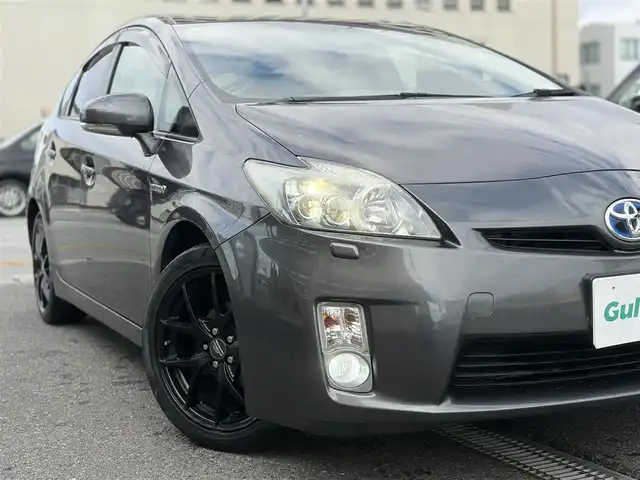 トヨタ プリウス S　LEDエディション 三重県 2010(平22)年 11.5万km グレーメタリック 純正ナビ/　・Bluetooth/　・DVD再生/　・AUX /　・SD/　・CD録音/　・TV/バックカメラ　/スマートキーx２/プッシュスタート/クルーズコントロール/LEDヘッドライト/LEDフォグライト/オートライト/革巻きステアリング/ステアリングスイッチ/ビルトインETC/電動格納ミラー/ウィンカーミラー/スモークフィルム/スペアタイヤ/フロアマット/ドアバイザー/サイド/カーテンエアバック/純正１５インチAW積み込み/　・サマー195/65R15