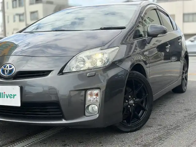 トヨタ プリウス S　LEDエディション 三重県 2010(平22)年 11.5万km グレーメタリック 純正ナビ/　・Bluetooth/　・DVD再生/　・AUX /　・SD/　・CD録音/　・TV/バックカメラ　/スマートキーx２/プッシュスタート/クルーズコントロール/LEDヘッドライト/LEDフォグライト/オートライト/革巻きステアリング/ステアリングスイッチ/ビルトインETC/電動格納ミラー/ウィンカーミラー/スモークフィルム/スペアタイヤ/フロアマット/ドアバイザー/サイド/カーテンエアバック/純正１５インチAW積み込み/　・サマー195/65R15