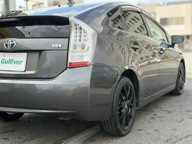 トヨタ プリウス S　LEDエディション 三重県 2010(平22)年 11.5万km グレーメタリック 純正ナビ/　・Bluetooth/　・DVD再生/　・AUX /　・SD/　・CD録音/　・TV/バックカメラ　/スマートキーx２/プッシュスタート/クルーズコントロール/LEDヘッドライト/LEDフォグライト/オートライト/革巻きステアリング/ステアリングスイッチ/ビルトインETC/電動格納ミラー/ウィンカーミラー/スモークフィルム/スペアタイヤ/フロアマット/ドアバイザー/サイド/カーテンエアバック/純正１５インチAW積み込み/　・サマー195/65R15