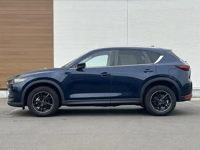 マツダ ＣＸ－５ XD ブラックトーンエディション 秋田県 2021(令3)年 7.9万km ディープクリスタルブルーマイカ 純正ナビ/衝突軽減システム/LEDヘッドライト/ワンオーナー/ターボ/４WD/フルセグ/全方位カメラ/バックカメラ/スマートキー/社外アルミ/アイドリングストップ/プッシュスタート/レーンキープアシスト/コーナーセンサー/オートマチックハイビーム/前席シートヒーター/クルーズコントロール/ドライブレコーダー/電動リアゲート/パドルシフト/ヒルアシストコントロール/ステアリングスイッチ/MTモード付AT/D席パワーシート/メモリー付パワーシート/社外フロアマット/オートライト/オートエアコン/パワーステアリング/パワーウィンドウ/横滑り防止/電動格納ウィンカーミラー/保証書/取扱説明書/記録簿
