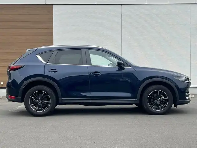 マツダ ＣＸ－５ XD ブラックトーンエディション 秋田県 2021(令3)年 7.9万km ディープクリスタルブルーマイカ 純正ナビ/衝突軽減システム/LEDヘッドライト/ワンオーナー/ターボ/４WD/フルセグ/全方位カメラ/バックカメラ/スマートキー/社外アルミ/アイドリングストップ/プッシュスタート/レーンキープアシスト/コーナーセンサー/オートマチックハイビーム/前席シートヒーター/クルーズコントロール/ドライブレコーダー/電動リアゲート/パドルシフト/ヒルアシストコントロール/ステアリングスイッチ/MTモード付AT/D席パワーシート/メモリー付パワーシート/社外フロアマット/オートライト/オートエアコン/パワーステアリング/パワーウィンドウ/横滑り防止/電動格納ウィンカーミラー/保証書/取扱説明書/記録簿