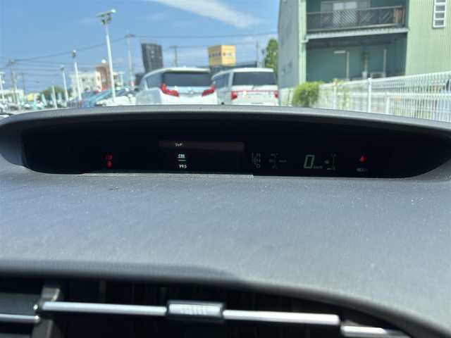 トヨタ プリウス S 愛媛県 2015(平27)年 9.2万km ブラック 禁煙車/登録時走行距離91995km/純正ナビ（NSCP-W64）/CD/ワンセグ/Bluetooth/バックカメラ/ETC/スマートキー/プッシュスタートボタン/オートエアコン/純正フロアマット/純正アルミホイール