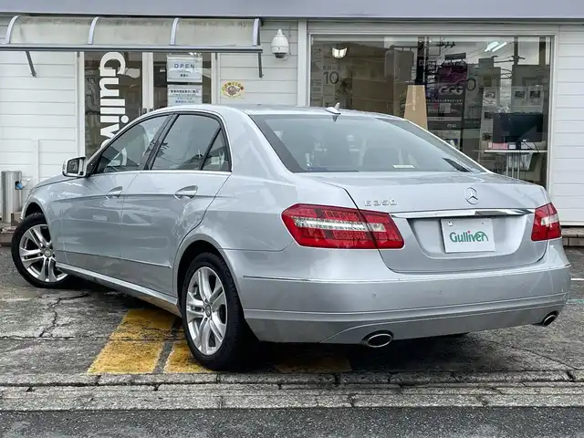 メルセデス・ベンツ Ｅ３５０ アバンギャルド 神奈川県 2010(平22)年 4.9万km イリジウムシルバー 純正HDDナビ/黒革シート/前席シートヒーター/前席パワーシート/クルーズコントロール/電動リアサンシェイド/コーナーセンサー/キセノンライト/キーレスゴー×2/ETC/保証書/取扱説明書