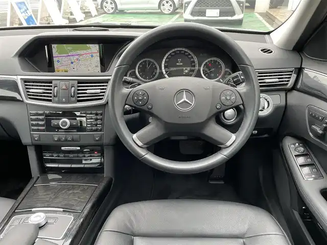 メルセデス・ベンツ Ｅ３５０ アバンギャルド 神奈川県 2010(平22)年 4.9万km イリジウムシルバー 純正HDDナビ/黒革シート/前席シートヒーター/前席パワーシート/クルーズコントロール/電動リアサンシェイド/コーナーセンサー/キセノンライト/キーレスゴー×2/ETC/保証書/取扱説明書
