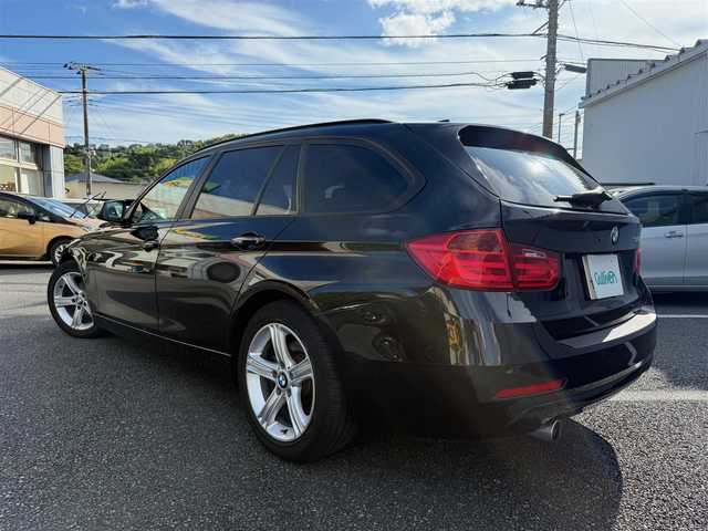 ＢＭＷ ３２０ｉ ツーリング 静岡県 2014(平26)年 6.8万km サファイアブラックP 走行67694キロ（登録時）/検査R7年10月25日まで/インテリジェントセーフティ/コンフォートアクセス/純正HDDナビゲーション/・Bluetoothオーディオ/・DVD再生可能/・ミュージックコレクション/カロッツェリア地デジチューナー/ETC/バックカメラ/ドライブレコーダー内蔵（前後カメラ）/　　　デジタルインナーミラー/パワーバックドア/バックセンサー/アクティブクルーズコントロール/車線逸脱警告/プッシュスタート/リモートコントロールキー×2/社外エアロドアミラーカバー/シーケンシャルドアミラーウィンカー/社外フロントグリル/純正17インチアルミホイール/ラゲッジルームカバー/セパレートネット/HIDヘッドライト/フォグランプ/取説・保証書