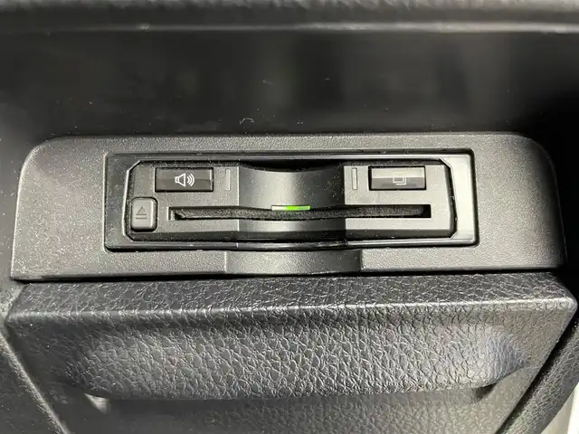 トヨタ ヴォクシー ZS 煌Ⅱ 富山県 2017(平29)年 8.4万km ホワイトパールクリスタルシャイン ９型社外ナビ（ＦＭ/ＡＭ/ＣＤ/ＤＶＤ/Ｂｌｕｅｔｏｏｔｈ)/フルセグTV/バックカメラ/両側パワースライドドア/プリクラッシュセーフティ/先行車発進告知/LEDヘッドライト/オートライト/オートハイビーム/ビルトインＥＴＣ/フォグランプ/電格ウィンカーミラー/アイドリングストップ/革巻きステアリング/ドアバイザー/プッシュスタート/スマートキー