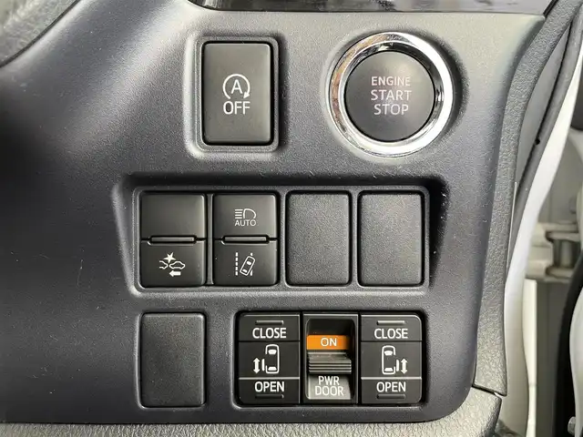 トヨタ ヴォクシー ZS 煌Ⅱ 富山県 2017(平29)年 8.4万km ホワイトパールクリスタルシャイン ９型社外ナビ（ＦＭ/ＡＭ/ＣＤ/ＤＶＤ/Ｂｌｕｅｔｏｏｔｈ)/フルセグTV/バックカメラ/両側パワースライドドア/プリクラッシュセーフティ/先行車発進告知/LEDヘッドライト/オートライト/オートハイビーム/ビルトインＥＴＣ/フォグランプ/電格ウィンカーミラー/アイドリングストップ/革巻きステアリング/ドアバイザー/プッシュスタート/スマートキー