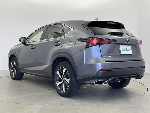 レクサス ＮＸ 300 バージョンL 富山県 2021(令3)年 4.6万km マーキュリーグレーマイカ 純正10.3型ナビ/（AM/FM/CD/DVD/SD/AUX/USB/BT）/フルセグTV/プレミアムサウンド/アラウンドビューモニター/衝突被害軽減ブレーキ/レーンキープアシスト/クリアランスソナー/ブラインドスポットモニター/オートマチックハイビーム/三眼LEDヘッドライト/シーケンシャルウインカー/純正１８インチオプションホイール/電動リアゲート（ハンズフリー機能）/レザーシート/前席パワーシート/前席温熱＋ベンチレーションシート/ステアリングヒーター/ドライブレコーダー/ビルトインETC2.0/AC100V充電/スマートキー×２/プッシュスタート/純正フロアマット/アイドリングストップ/取扱説明書/保証書