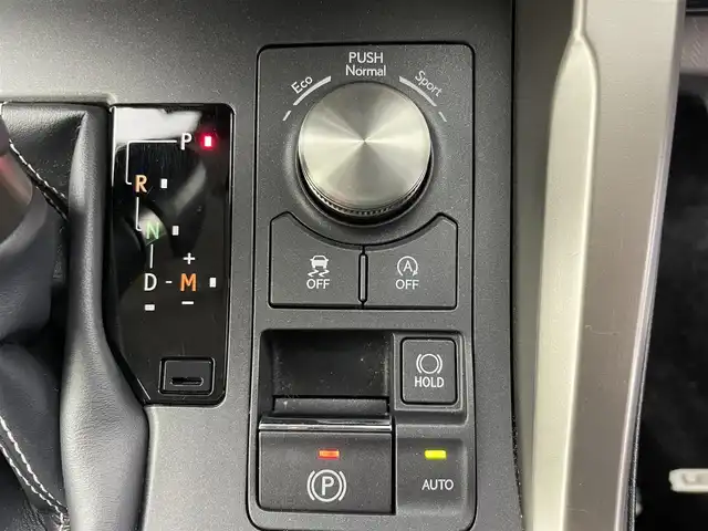 レクサス ＮＸ 300 バージョンL 富山県 2021(令3)年 4.6万km マーキュリーグレーマイカ 純正10.3型ナビ/（AM/FM/CD/DVD/SD/AUX/USB/BT）/フルセグTV/プレミアムサウンド/アラウンドビューモニター/衝突被害軽減ブレーキ/レーンキープアシスト/クリアランスソナー/ブラインドスポットモニター/オートマチックハイビーム/三眼LEDヘッドライト/シーケンシャルウインカー/純正１８インチオプションホイール/電動リアゲート（ハンズフリー機能）/レザーシート/前席パワーシート/前席温熱＋ベンチレーションシート/ステアリングヒーター/ドライブレコーダー/ビルトインETC2.0/AC100V充電/スマートキー×２/プッシュスタート/純正フロアマット/アイドリングストップ/取扱説明書/保証書