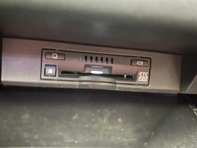 レクサス ＮＸ 300 バージョンL 富山県 2021(令3)年 4.6万km マーキュリーグレーマイカ 純正10.3型ナビ/（AM/FM/CD/DVD/SD/AUX/USB/BT）/フルセグTV/プレミアムサウンド/アラウンドビューモニター/衝突被害軽減ブレーキ/レーンキープアシスト/クリアランスソナー/ブラインドスポットモニター/オートマチックハイビーム/三眼LEDヘッドライト/シーケンシャルウインカー/純正１８インチオプションホイール/電動リアゲート（ハンズフリー機能）/レザーシート/前席パワーシート/前席温熱＋ベンチレーションシート/ステアリングヒーター/ドライブレコーダー/ビルトインETC2.0/AC100V充電/スマートキー×２/プッシュスタート/純正フロアマット/アイドリングストップ/取扱説明書/保証書