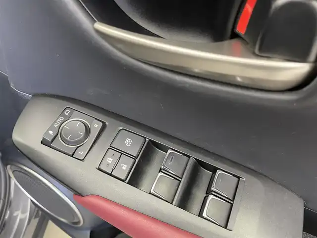 レクサス ＮＸ 300 バージョンL 富山県 2021(令3)年 4.6万km マーキュリーグレーマイカ 純正10.3型ナビ/（AM/FM/CD/DVD/SD/AUX/USB/BT）/フルセグTV/プレミアムサウンド/アラウンドビューモニター/衝突被害軽減ブレーキ/レーンキープアシスト/クリアランスソナー/ブラインドスポットモニター/オートマチックハイビーム/三眼LEDヘッドライト/シーケンシャルウインカー/純正１８インチオプションホイール/電動リアゲート（ハンズフリー機能）/レザーシート/前席パワーシート/前席温熱＋ベンチレーションシート/ステアリングヒーター/ドライブレコーダー/ビルトインETC2.0/AC100V充電/スマートキー×２/プッシュスタート/純正フロアマット/アイドリングストップ/取扱説明書/保証書