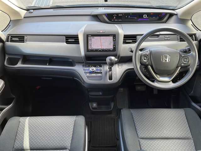 ホンダ フリード＋ G ホンダセンシング 愛媛県 2019(平31)年 7.7万km フォレストグリーンパール 純正ナビ　【VXM-184VFi】/　(フルセグTV　Bluetooth  CD　DVD)　/バックカメラ/ETC　/ドライブレコーダー　/ホンダセンシング　/●衝突軽減ブレーキ〈CMBS〉/●誤発進抑制機能/●ACC〈アダプティブ・クルーズ・コントロール〉/●LKAS〈車線維持支援システム〉/●歩行者事故低減ステアリング/●路外逸脱抑制機能/●先行車発進お知らせ機能/●標識認識機能/ステアリングスイッチ/両側パワースライドドア　/ＬＥＤヘッドライト　/レーンキープアシスト/純正フロアマット/スマートキー/スペアキー/プッシュスタート