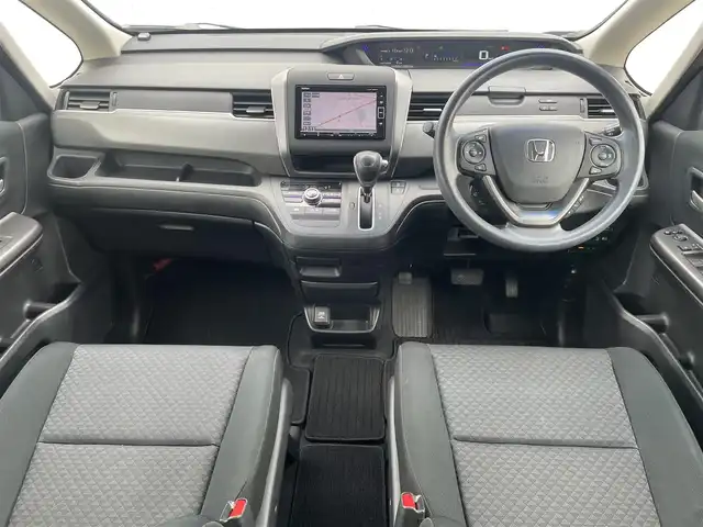 ホンダ フリード＋ G ホンダセンシング 福岡県 2019(平31)年 7.7万km フォレストグリーンパール 純正ナビ　【VXM-184VFi】/　(フルセグTV　Bluetooth  CD　DVD)　/バックカメラ/ETC　/ドライブレコーダー　/ホンダセンシング　/●衝突軽減ブレーキ〈CMBS〉/●誤発進抑制機能/●ACC〈アダプティブ・クルーズ・コントロール〉/●LKAS〈車線維持支援システム〉/●歩行者事故低減ステアリング/●路外逸脱抑制機能/●先行車発進お知らせ機能/●標識認識機能/ステアリングスイッチ/両側パワースライドドア　/ＬＥＤヘッドライト　/レーンキープアシスト/純正フロアマット/スマートキー/スペアキー/プッシュスタート