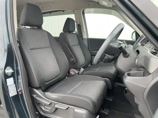 ホンダ フリード＋ G ホンダセンシング 福岡県 2019(平31)年 7.7万km フォレストグリーンパール 純正ナビ　【VXM-184VFi】/　(フルセグTV　Bluetooth  CD　DVD)　/バックカメラ/ETC　/ドライブレコーダー　/ホンダセンシング　/●衝突軽減ブレーキ〈CMBS〉/●誤発進抑制機能/●ACC〈アダプティブ・クルーズ・コントロール〉/●LKAS〈車線維持支援システム〉/●歩行者事故低減ステアリング/●路外逸脱抑制機能/●先行車発進お知らせ機能/●標識認識機能/ステアリングスイッチ/両側パワースライドドア　/ＬＥＤヘッドライト　/レーンキープアシスト/純正フロアマット/スマートキー/スペアキー/プッシュスタート