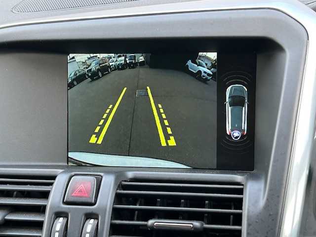 ボルボ ＸＣ６０ D4 SE 道東・釧路十勝 2015(平27)年 15.1万km 白 4WD/純正ナビ　CD/BT/TV/USB/AUX/バックカメラ/ETC2.0/衝突軽減ブレーキ/BLIS/パーキングセンサー/レザーシート/シートヒーター/運転席メモリ付きパワーシート/電動リアゲート/LEDヘッドライト/純正アルミホイール20インチ/純正フロアマット/スペアキーあり/取扱説明書/保証書/記録簿