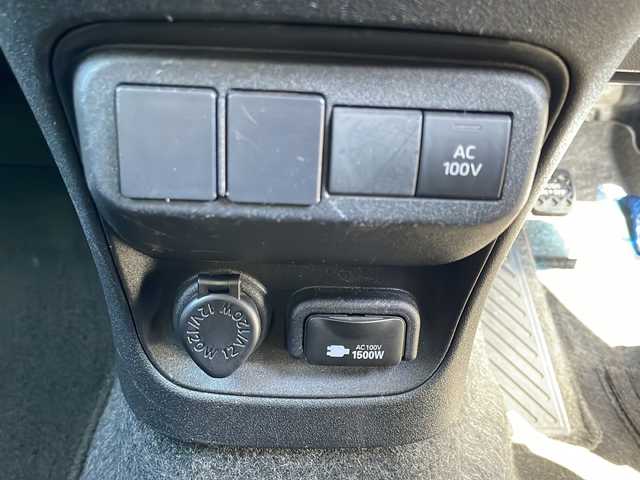 トヨタ シエンタ ハイブリッド G 岩手県 2022(令4)年 6.8万km ホワイトパールクリスタルシャイン 7人乗り 純正ナビ バックC AC100V 両側電動スライド レーダークルーズコントロール ビルトインETC ステアリングスイッチ オートLEDヘッドライト ヒーター付電格ミラー USBtypeCポート フロアマット スマートキー