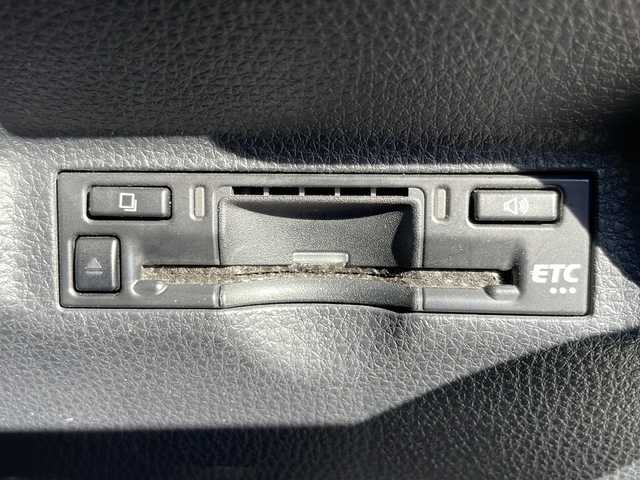 トヨタ シエンタ ハイブリッド G 岩手県 2022(令4)年 6.8万km ホワイトパールクリスタルシャイン 7人乗り 純正ナビ バックC AC100V 両側電動スライド レーダークルーズコントロール ビルトインETC ステアリングスイッチ オートLEDヘッドライト ヒーター付電格ミラー USBtypeCポート フロアマット スマートキー