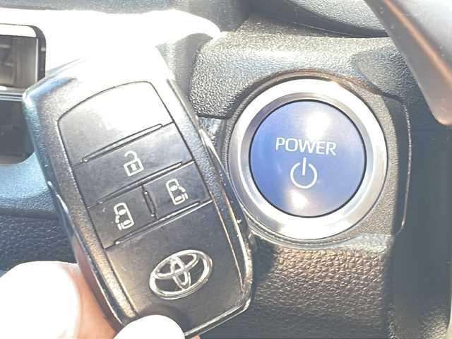 トヨタ シエンタ ハイブリッド G 岩手県 2022(令4)年 6.8万km ホワイトパールクリスタルシャイン 7人乗り 純正ナビ バックC AC100V 両側電動スライド レーダークルーズコントロール ビルトインETC ステアリングスイッチ オートLEDヘッドライト ヒーター付電格ミラー USBtypeCポート フロアマット スマートキー