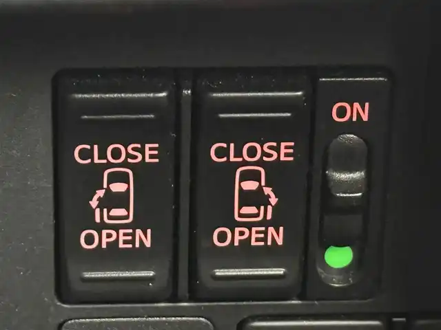 トヨタ ルーミー カスタムG－T 愛知県 2019(令1)年 2万km パールホワイトⅢ スマートアシスト/純正SDナビ/・ワンセグ/・Bluetooth/クルーズコントロール/ドライブレコーダー/両側パワースライドドア/純正フロアマット/純正アルミホイール/後席サンシェード/ステアリングリモコン/革巻きステアリング/ビルトインETC/LEDライト/フォグランプ