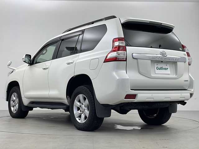 トヨタ ランドクルーザー プラド TX 鹿児島県 2015(平27)年 7.9万km ホワイトパールクリスタルシャイン 純正SDナビ/（フルセグ/Bluetooth/SD/CD/DVD）/ドライブレコーダー/バックカメラ/純正１７インチAW/ルーフレール/ETC/4WD/電動格納ミラー/スマートキー/プッシュスタート/ウィンカーミラー　/フォグライト/ヘッドライトウォッシャー/シートリフター/純正ドアバイザー/ISOFIX/取扱説明書/保証書
