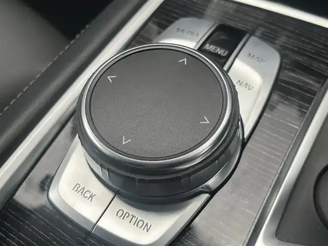 ＢＭＷ ７４０ｄ xDrive Mスポーツ 静岡県 2018(平30)年 4.1万km サファイアブラックP 純正ナビ/フルセグ/360度カメラ/Ｈａｒｍａｎ　Ｋａｒｄｏｎ/ドライビングアシストプラス/ACC/HUD/サンルーフ/革シート/シートH/ベンチレーション/インテリジェントセーフティ/リモートコントロール/ソフトクローズドア/マッサージシート/コンフォートアクセス/アンビエントライト/LED/ワイヤレス充電/ パークアシスト/ETC