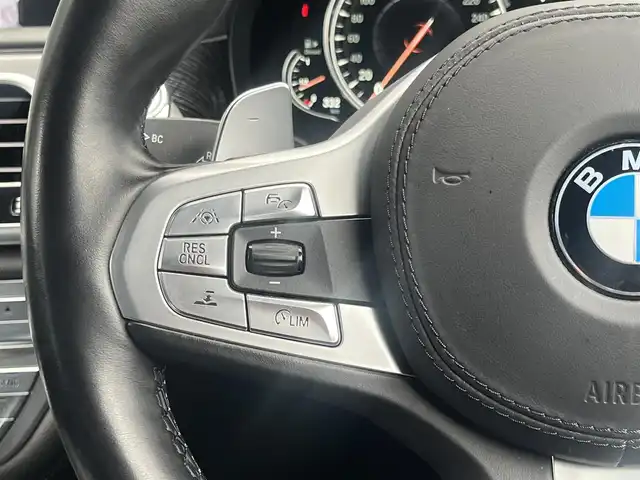 ＢＭＷ ７４０ｄ xDrive Mスポーツ 静岡県 2018(平30)年 4.1万km サファイアブラックP 純正ナビ/フルセグ/360度カメラ/Ｈａｒｍａｎ　Ｋａｒｄｏｎ/ドライビングアシストプラス/ACC/HUD/サンルーフ/革シート/シートH/ベンチレーション/インテリジェントセーフティ/リモートコントロール/ソフトクローズドア/マッサージシート/コンフォートアクセス/アンビエントライト/LED/ワイヤレス充電/ パークアシスト/ETC