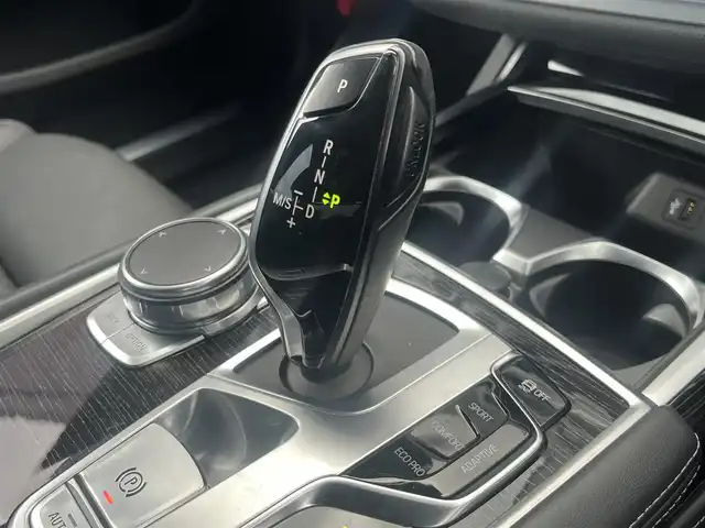 ＢＭＷ ７４０ｄ xDrive Mスポーツ 静岡県 2018(平30)年 4.1万km サファイアブラックP 純正ナビ/フルセグ/360度カメラ/Ｈａｒｍａｎ　Ｋａｒｄｏｎ/ドライビングアシストプラス/ACC/HUD/サンルーフ/革シート/シートH/ベンチレーション/インテリジェントセーフティ/リモートコントロール/ソフトクローズドア/マッサージシート/コンフォートアクセス/アンビエントライト/LED/ワイヤレス充電/ パークアシスト/ETC