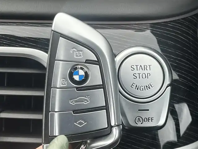 ＢＭＷ ７４０ｄ xDrive Mスポーツ 静岡県 2018(平30)年 4.1万km サファイアブラックP 純正ナビ/フルセグ/360度カメラ/Ｈａｒｍａｎ　Ｋａｒｄｏｎ/ドライビングアシストプラス/ACC/HUD/サンルーフ/革シート/シートH/ベンチレーション/インテリジェントセーフティ/リモートコントロール/ソフトクローズドア/マッサージシート/コンフォートアクセス/アンビエントライト/LED/ワイヤレス充電/ パークアシスト/ETC