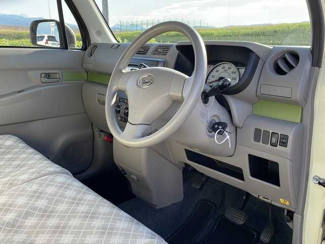 ダイハツ ムーヴ コンテ L 新潟県 2014(平26)年 8.8万km コットンアイボリー 4WD/CD/AUX/ベンチシート/アイドリングストップ/リモコンキー /社外14インチアルミホイール