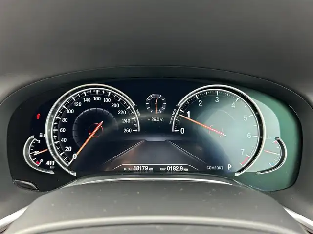 ＢＭＷ ７４０ｉ Mスポーツ 宮崎県 2019(平31)年 4.9万km パール 純正ナビ/・Bluetooth/・フルセグテレビ/・CarPlay/・USB端子/・CD/DVD/ワイヤレス充電/ETC/レザーシート/・DN席パワーシート/・DN席エアシート/・前席シートヒーター/純正20インチアルミホイール/LEDライト/・オートライト/パーキングアシスト/・自動駐車システム/アダプティブクルーズコントロール