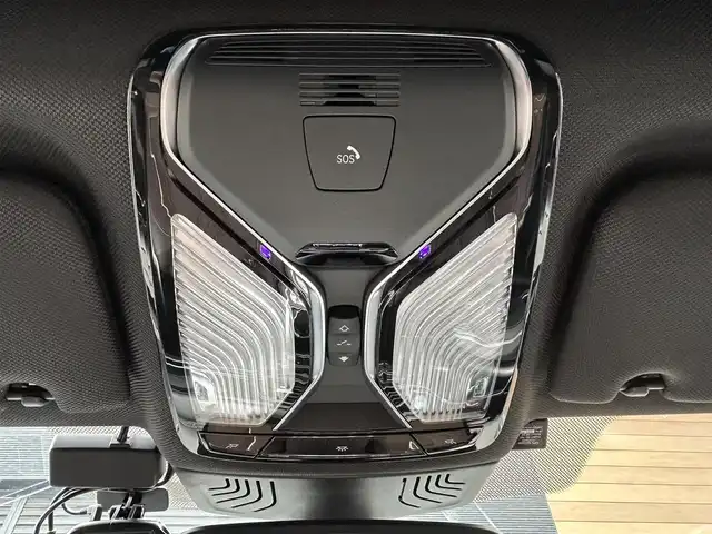 ＢＭＷ ７４０ｉ Mスポーツ 宮崎県 2019(平31)年 4.9万km パール 純正ナビ/・Bluetooth/・フルセグテレビ/・CarPlay/・USB端子/・CD/DVD/ワイヤレス充電/ETC/レザーシート/・DN席パワーシート/・DN席エアシート/・前席シートヒーター/純正20インチアルミホイール/LEDライト/・オートライト/パーキングアシスト/・自動駐車システム/アダプティブクルーズコントロール