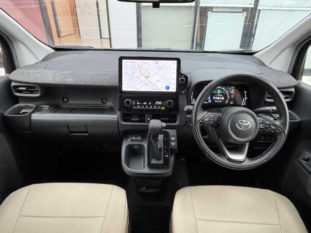 トヨタ シエンタ Z 宮城県 2023(令5)年 2.6万km ダークグレー 登録時走行距離25907km/メーカーオプションナビ/パノラミックビューモニター/両側パワースライドドア/フルセグテレビ/プッシュスタート/スマートキー/ビルトインETC/コーナーセンサー/レーダークルーズコントロール/衝突軽減システム/革調シートカバー/ロールアップサンシェード/横滑り防止装置/アイドリングストップ/LEDオートライト/スマートキー/スペアキー有