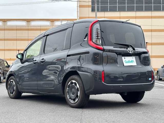 トヨタ シエンタ Z 宮城県 2023(令5)年 2.6万km ダークグレー 登録時走行距離25907km/メーカーオプションナビ/パノラミックビューモニター/両側パワースライドドア/フルセグテレビ/プッシュスタート/スマートキー/ビルトインETC/コーナーセンサー/レーダークルーズコントロール/衝突軽減システム/革調シートカバー/ロールアップサンシェード/横滑り防止装置/アイドリングストップ/LEDオートライト/スマートキー/スペアキー有