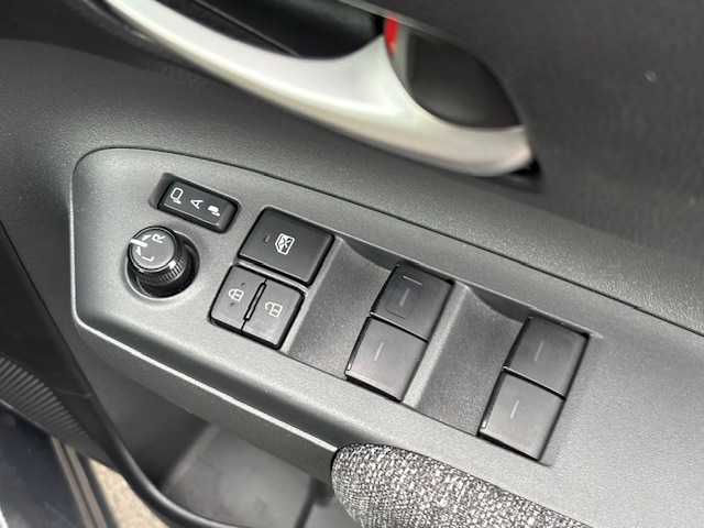 トヨタ シエンタ Z 宮城県 2023(令5)年 2.6万km ダークグレー 登録時走行距離25907km/メーカーオプションナビ/パノラミックビューモニター/両側パワースライドドア/フルセグテレビ/プッシュスタート/スマートキー/ビルトインETC/コーナーセンサー/レーダークルーズコントロール/衝突軽減システム/革調シートカバー/ロールアップサンシェード/横滑り防止装置/アイドリングストップ/LEDオートライト/スマートキー/スペアキー有