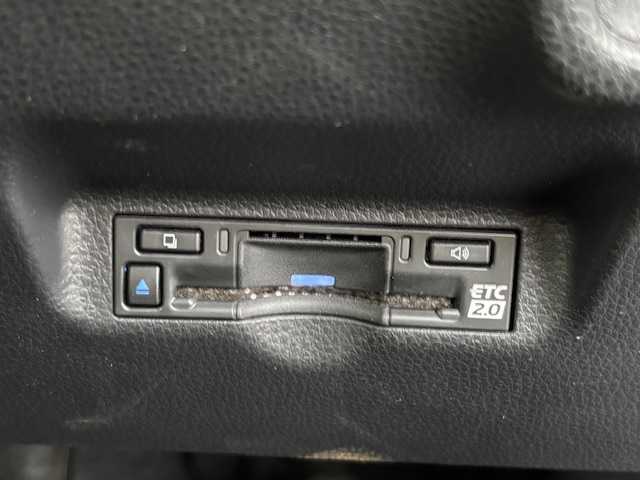 トヨタ シエンタ Z 宮城県 2023(令5)年 2.6万km ダークグレー 登録時走行距離25907km/メーカーオプションナビ/パノラミックビューモニター/両側パワースライドドア/フルセグテレビ/プッシュスタート/スマートキー/ビルトインETC/コーナーセンサー/レーダークルーズコントロール/衝突軽減システム/革調シートカバー/ロールアップサンシェード/横滑り防止装置/アイドリングストップ/LEDオートライト/スマートキー/スペアキー有