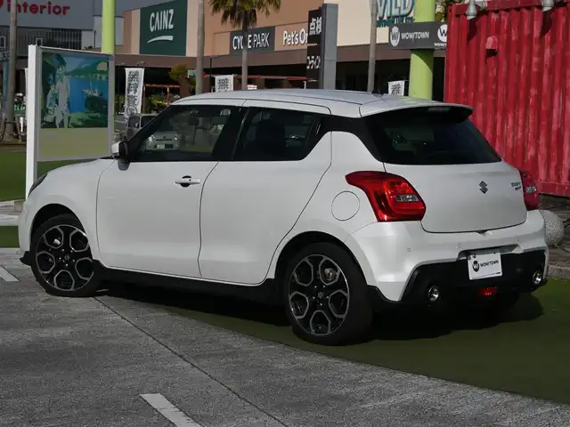 スズキ スイフト スポーツ 千葉県 2023(令5)年 2万km ピュアホワイトP スズキセーフティサポート/ディスプレイオーディオ【FH-8500DVS】/【DVD/CD再生機能　Bluetooth接続】/バックカメラ/ドライブレコーダー（前後撮影）/運転席シートヒーター/革巻きステアリング/ETC/LEDヘッドライト/フォグライト/リアコーナーセンサー/純正17インチアルミホイル/サイド/カーテンエアバッグ/スマートキー